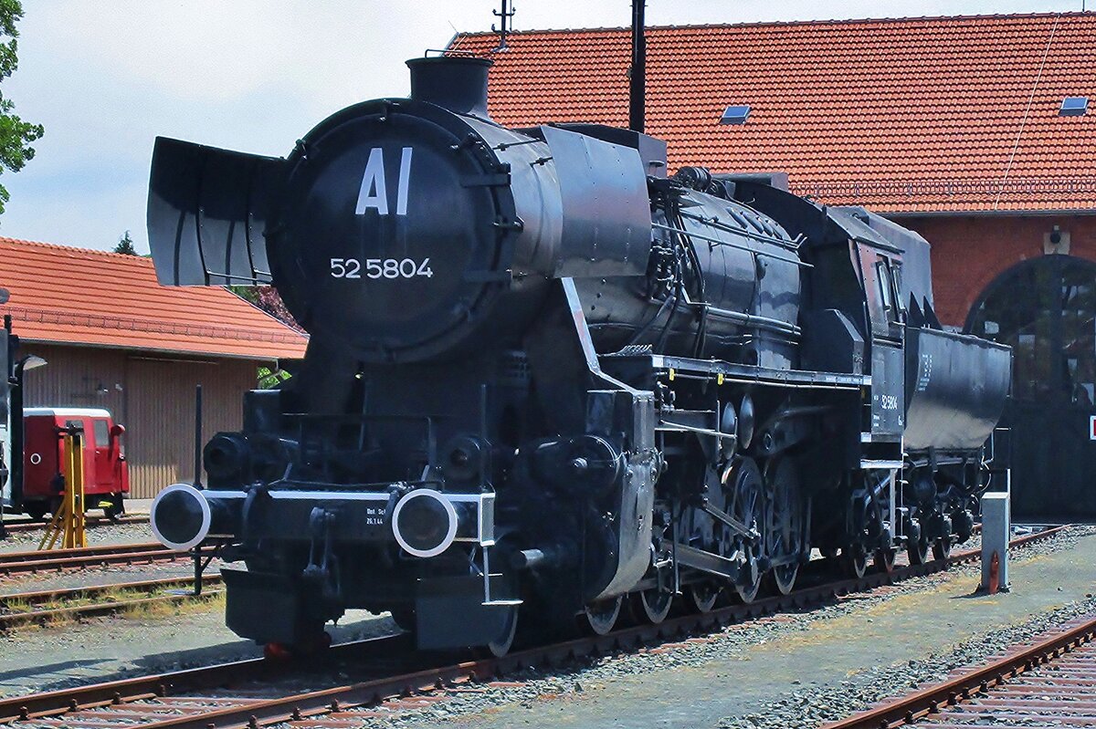On 20 May 2018 Kriegslok 52 5804 -bearing the war time grey- stands in the DDM at  Neuenmarkt-Wirsberg.