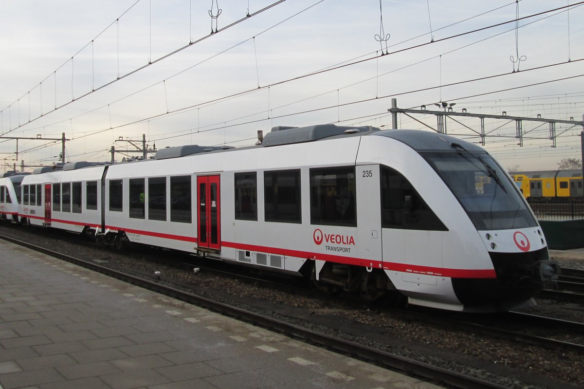 On a grey 6 February 2015 Veolia 235 runs through Nijmegen.