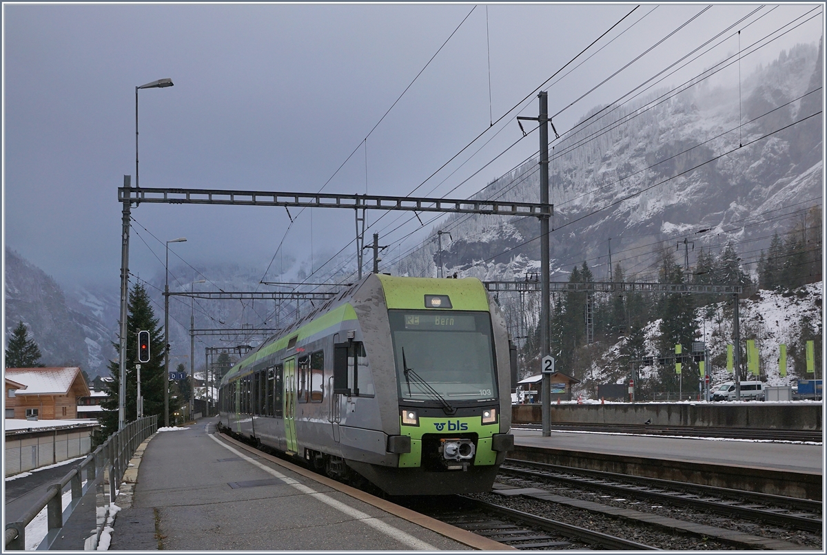 On this darak morning is arriving the BLS RABe 535 103 to Bern at the Kandersteg Station.
09.11.2017