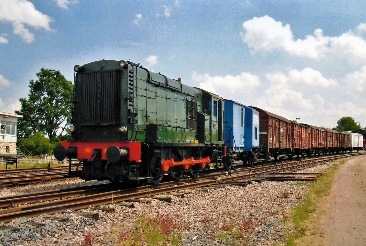 Photo freight with ex-NS 639 stands in Simpelveld with the ZLSM on 11 July 2010.