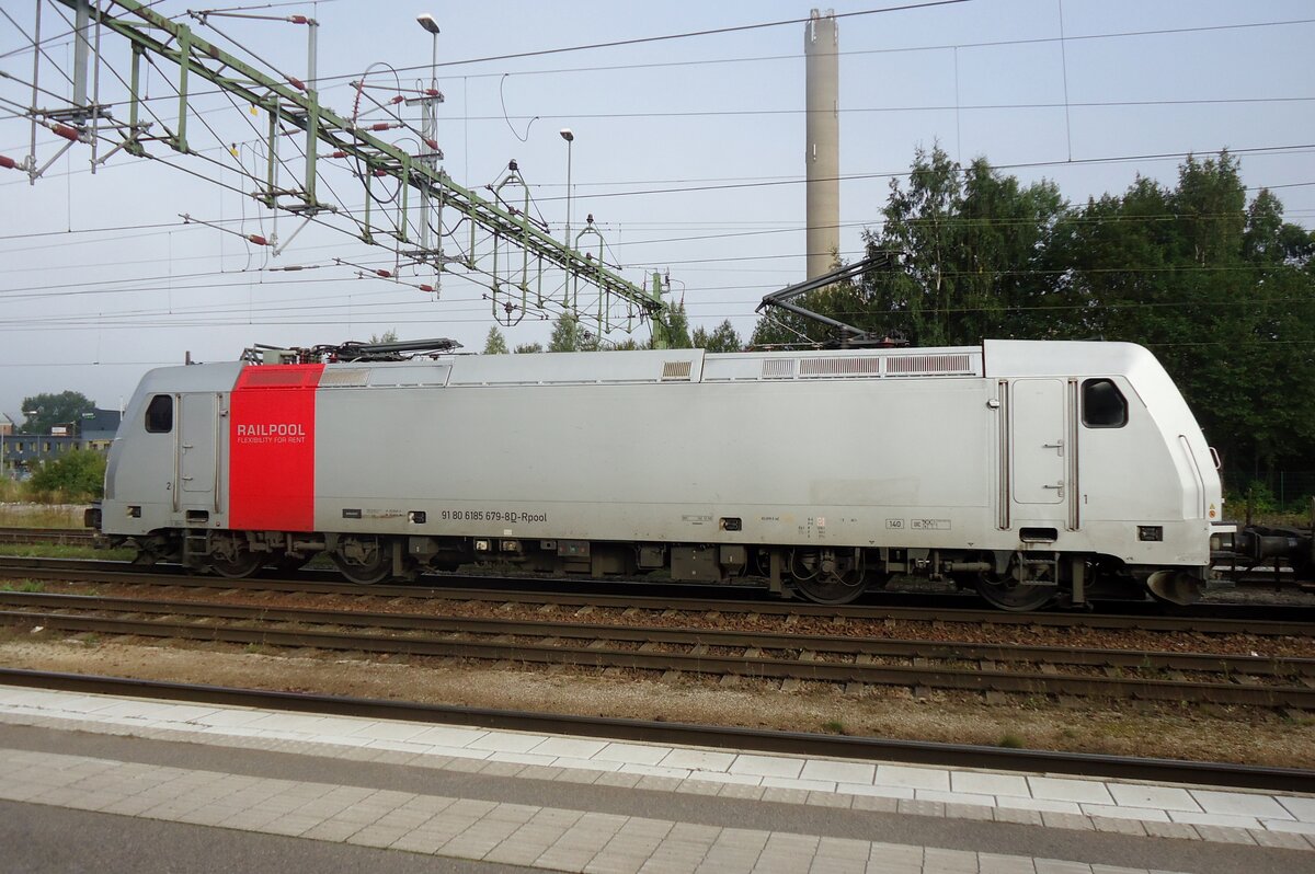 RailPool 185 679 has arrived at Hallsberg on 11 Septembner 2015. Class 185 is noted 241 in Sweden.