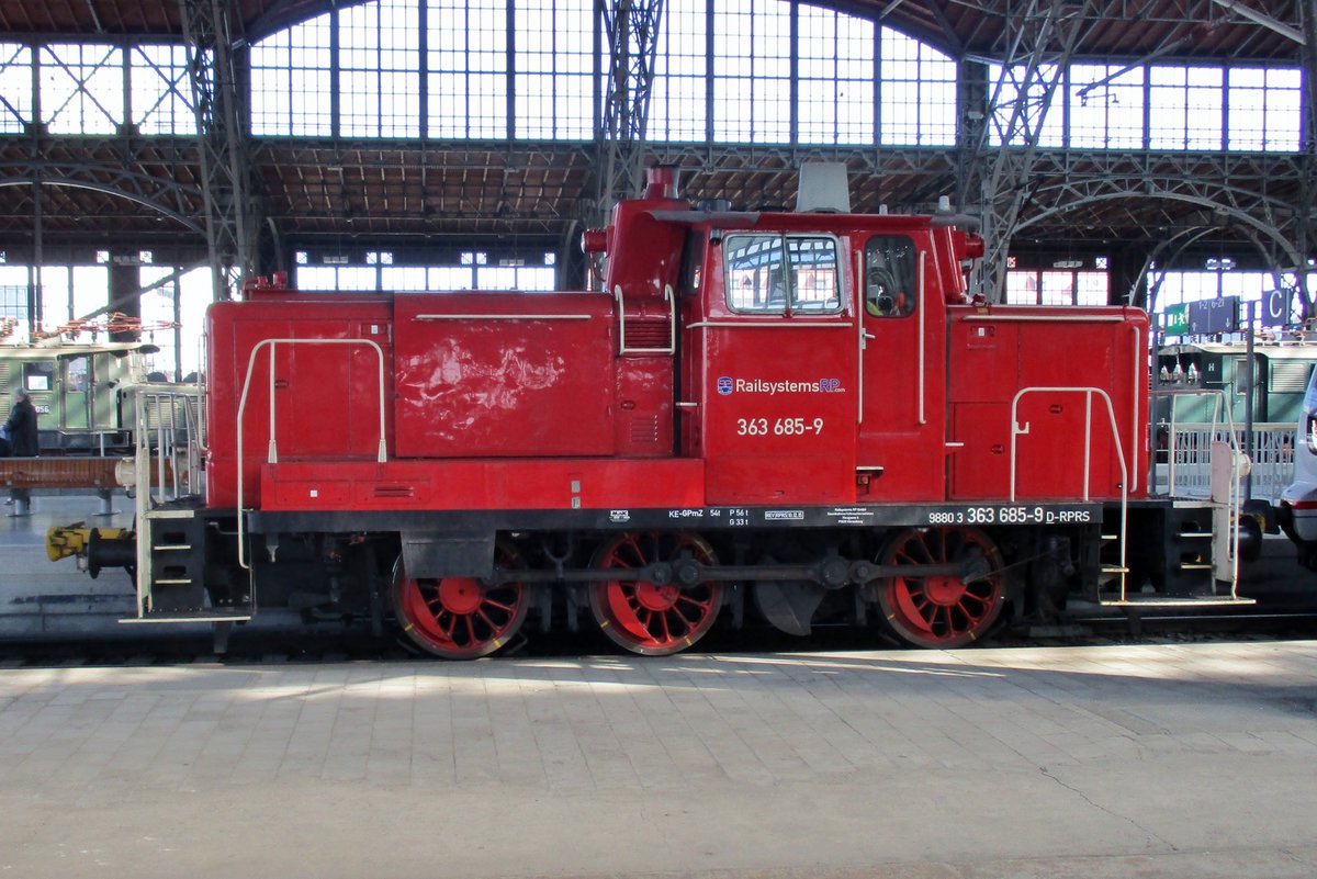 Railsystems 363 635 stands on 9 April 2017 in Leipzig Hbf.
