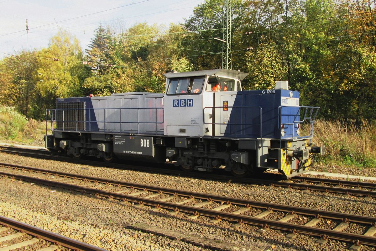 RBH 808 stands at Recklinghausen Hbf on 31 October 2013.