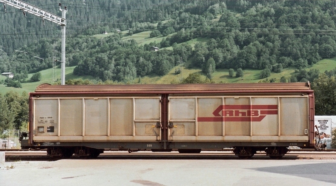 Rhaetian Railway - Sliding Wall Covered Wagon Haik-v 5109 in Trun, August 1984