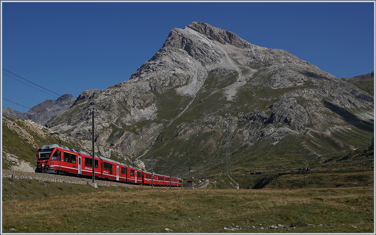 RhB Allegro with a local train service near the Berina Ospizio on the way to St Moritz. 

13.09.2016