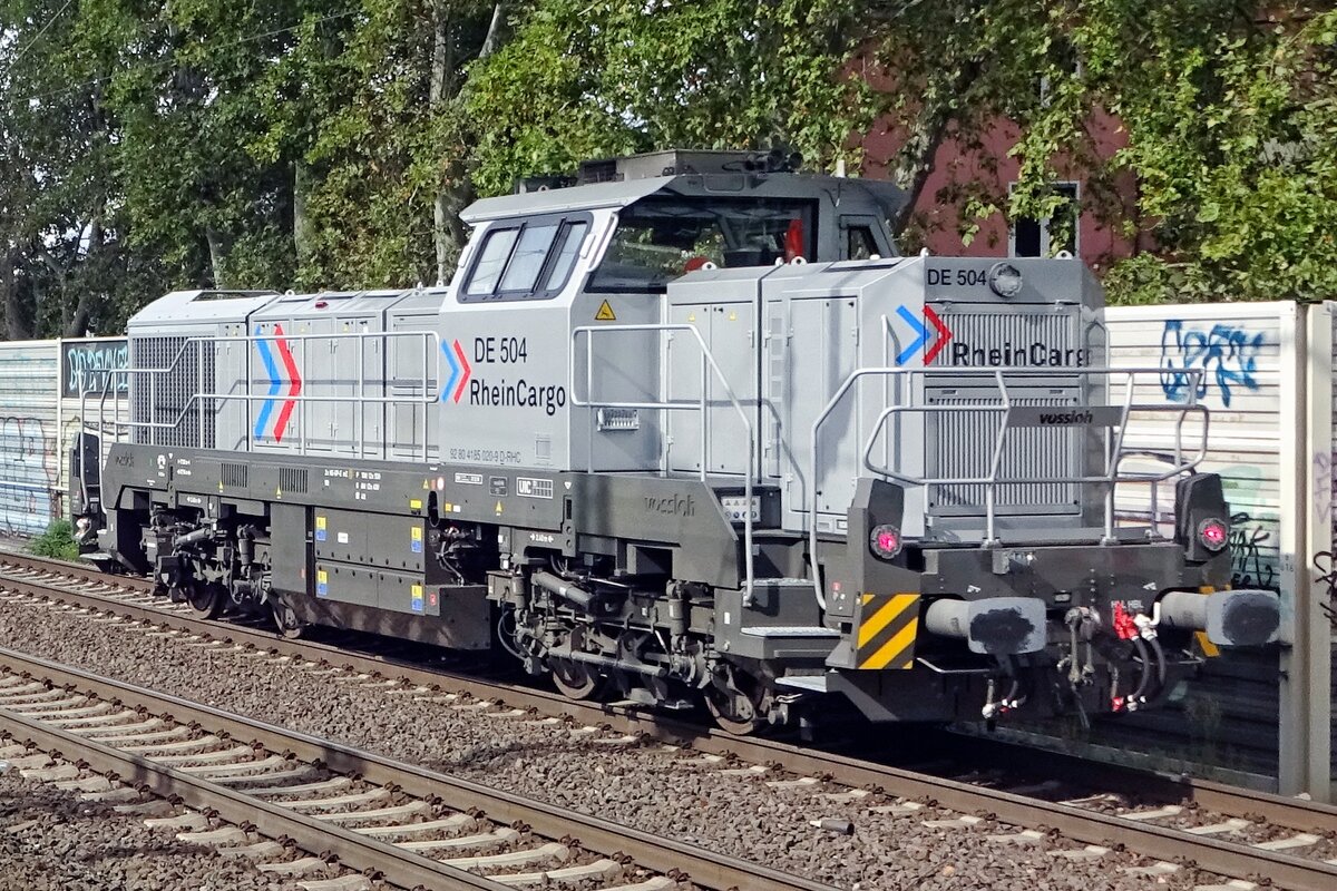 RheinCargo DE 504 runs light through Köln Süd on 23 September 2019.