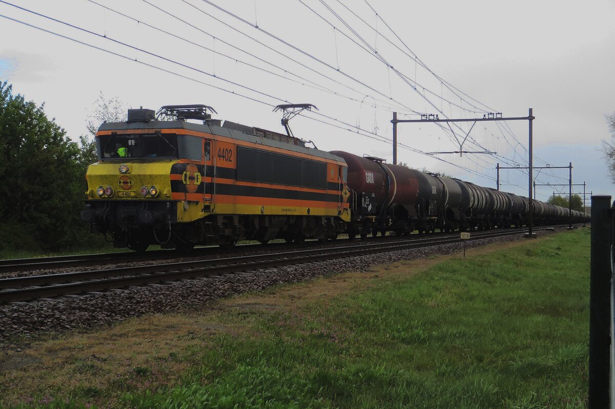 RRF 4402 hauls a cereals train through Alverna on 5 May 2021.
