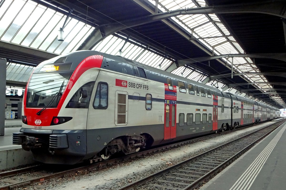 SBB 511 037 stands at Zürich HB on 2 January 2020.