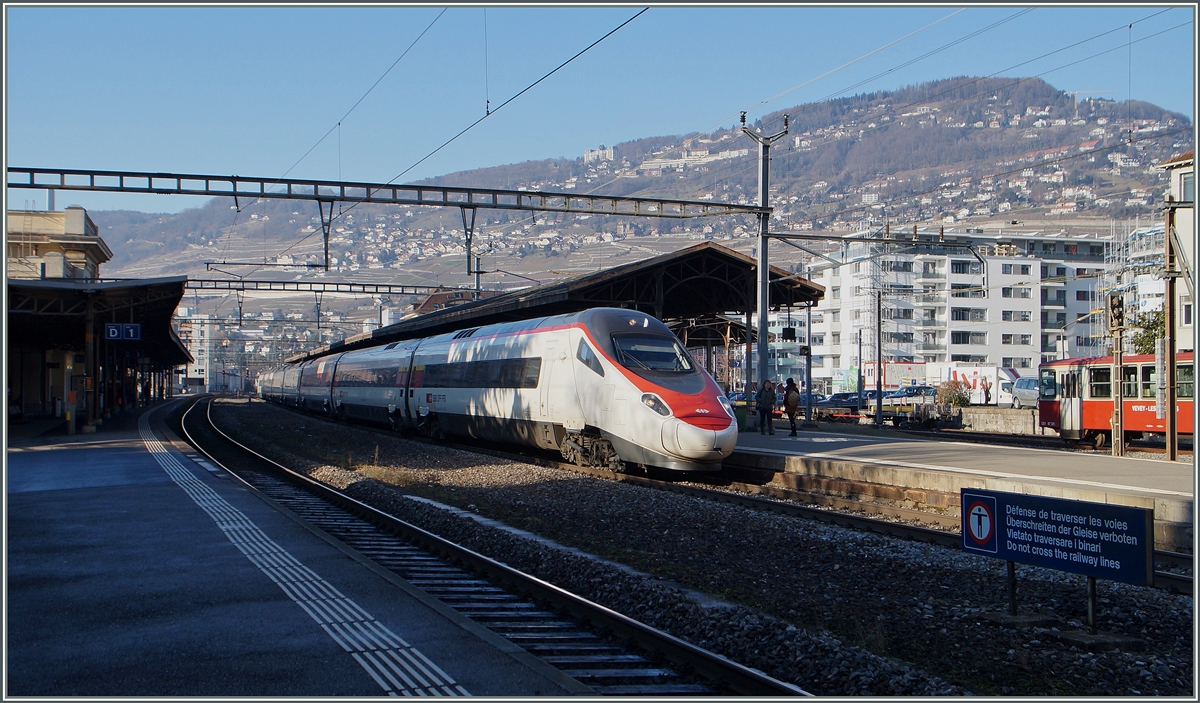 SBB ETR 610 to Milano in Vevey.
07.01.2015
