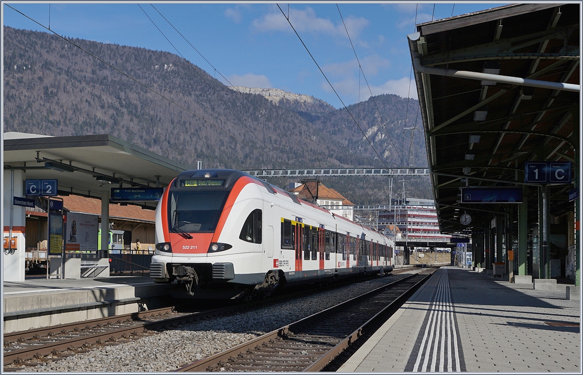 SBB RABe 522 211 to Biel/Bienne in Grenchen Nord.

22.02.2019