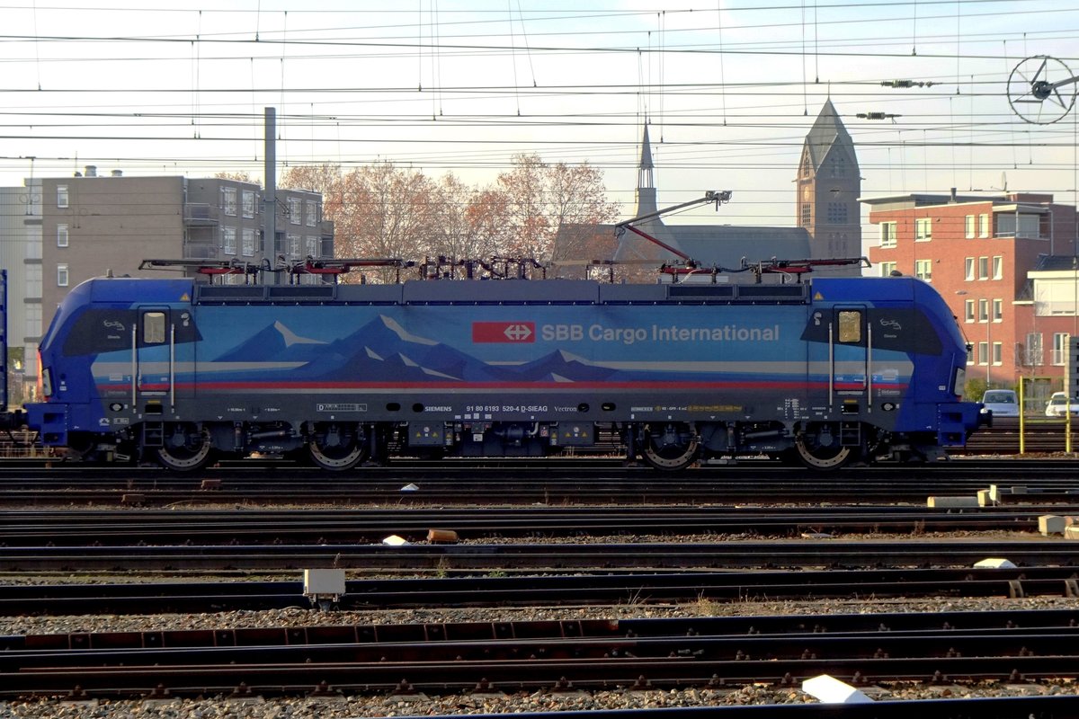 SBBCI 193 520 stands at Venlo on 25 November 2020.