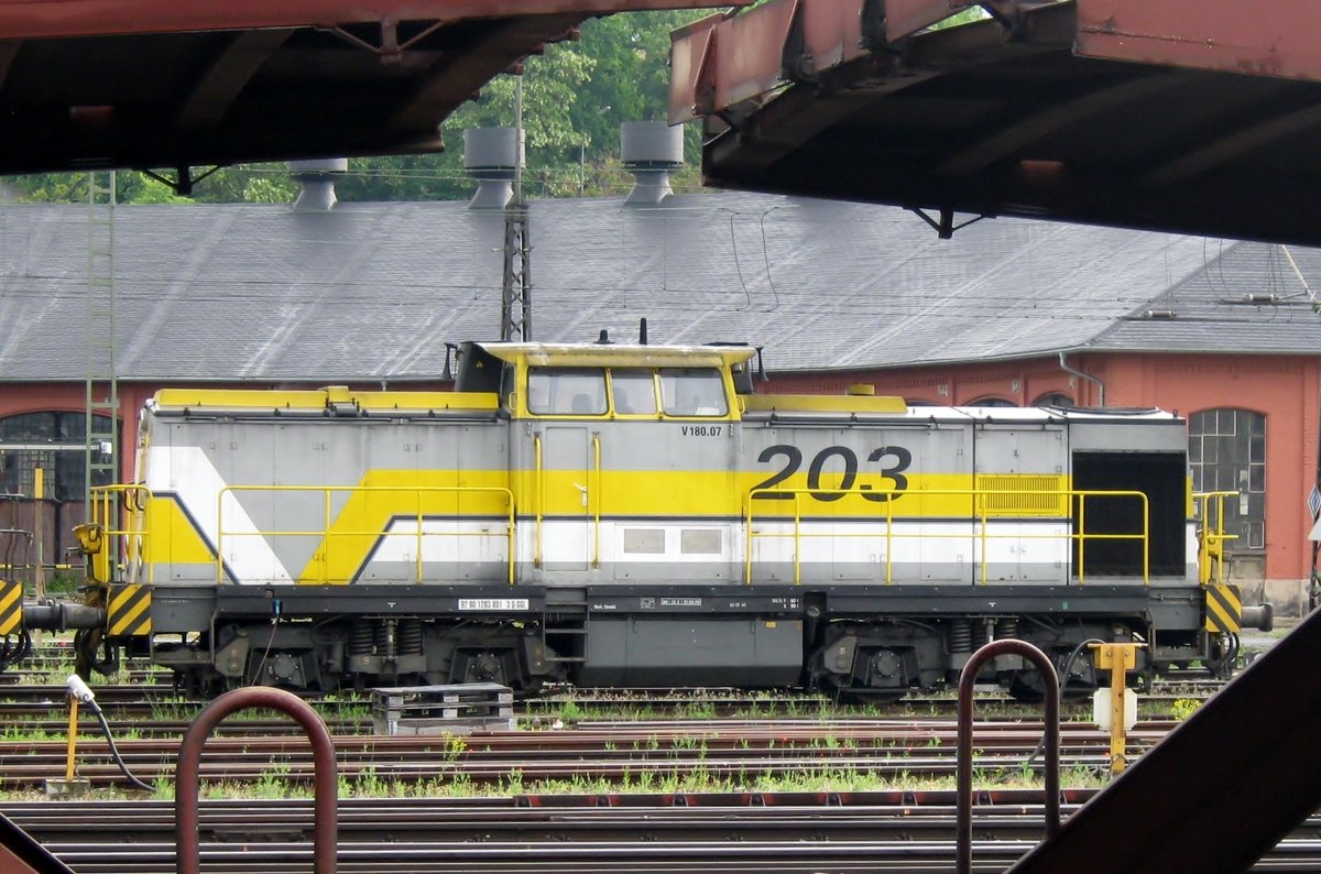 SGL V 180-07 stands at the loco shed at Würzburg Hbf on 18 September 2015.
