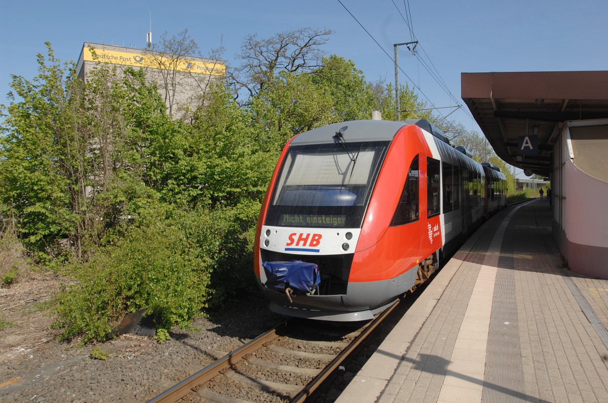 SHB 80763 Lint VT 2731 from Heide/Büsum at Neumünster Station.

Date: 1. May 2011.
