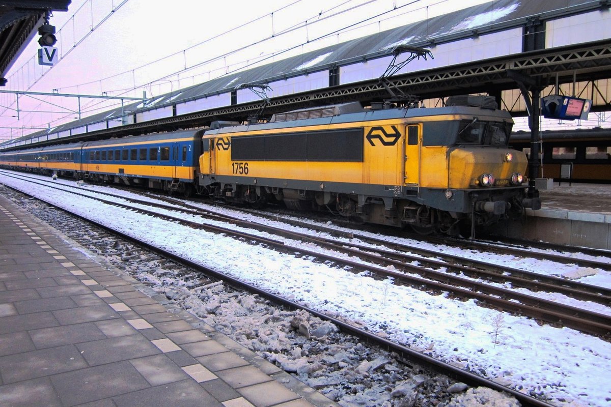 Snow and NS 1756 were both at hand in Nijmegen on 18 January 2013.