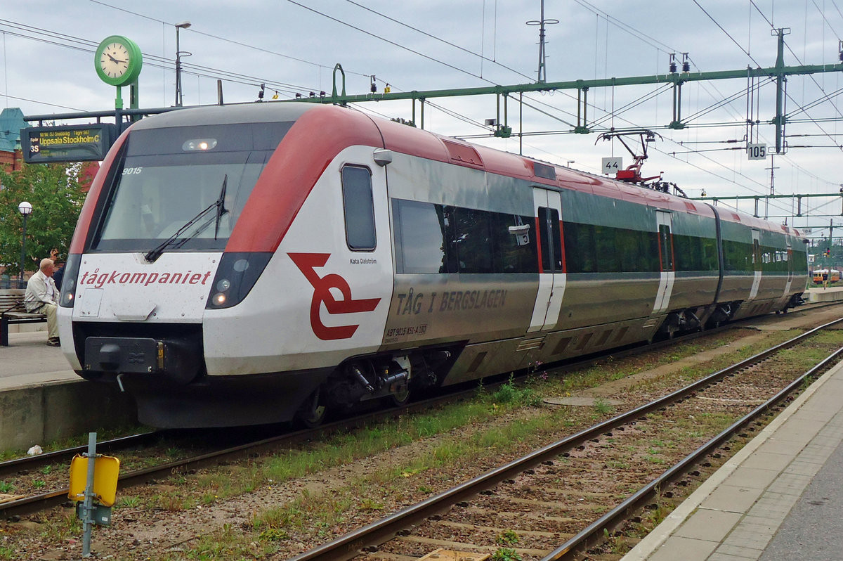 Tágkompaniet 9015 enters Gävle on 13 September 2015.