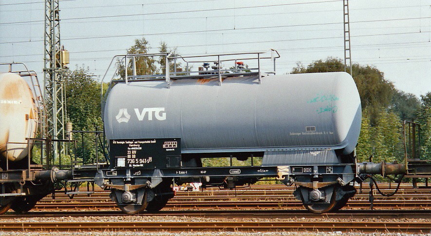 Tank wagon DB VTG in Hameln (D), August 2002 [wagon citerne, carro cisterna]