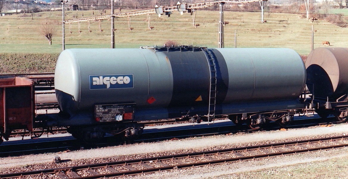 Tank wagon SNCF algeco in Chiasso (CH), Febr. 1996 [wagon citerne, carro cisterna]