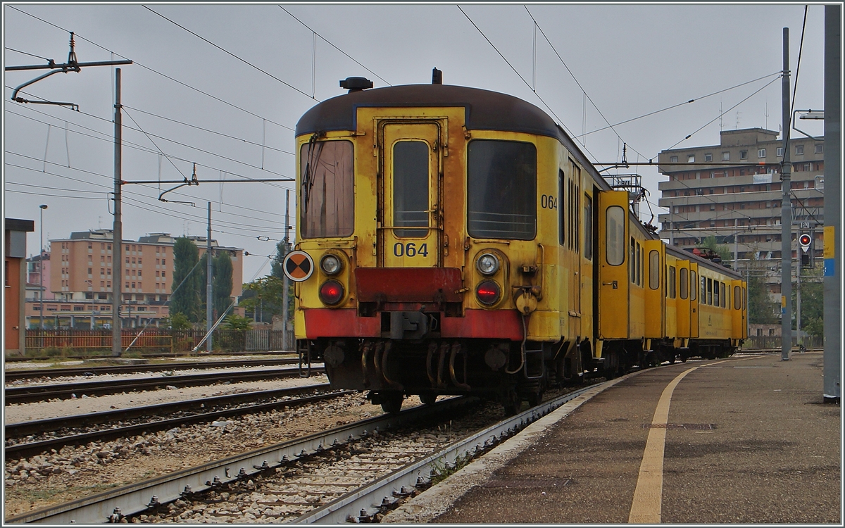 The ALe 228 064 (ex SNCB AM) in Modena. 
20. 09.2014