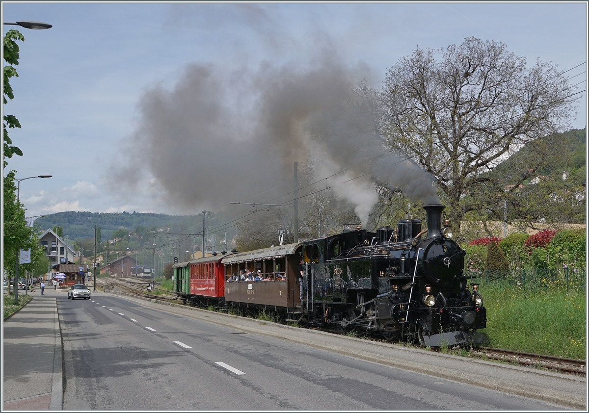 The BFD HG 3/4 N° 3 wiht his service on the way to Chaulin near the Blonay Station. 06.05.2023