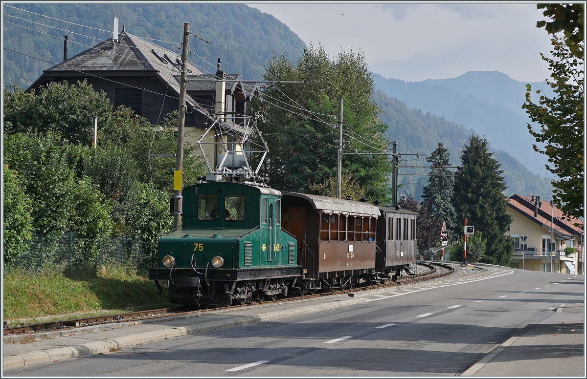 The Blonay-Chamby +GF+ Ge 4/4 75 comming from Chaulin will be shortly arriving at the  Blonay Station.

19.09.2020