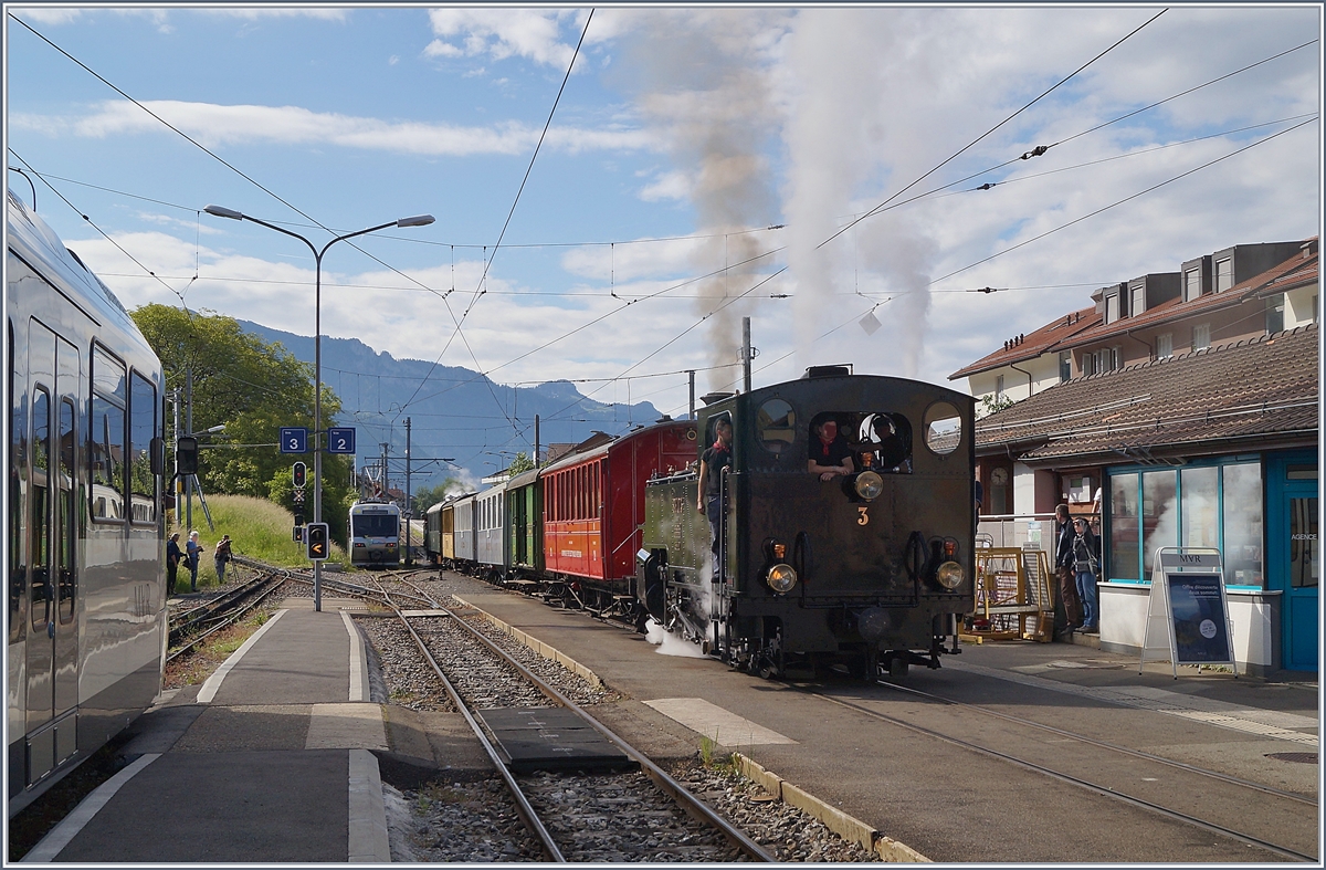 The Blonay - Chamby morning Steamer service Riviera Belle Epoque from Chaulin to Vevey in Blonay.
21. Mai 2018