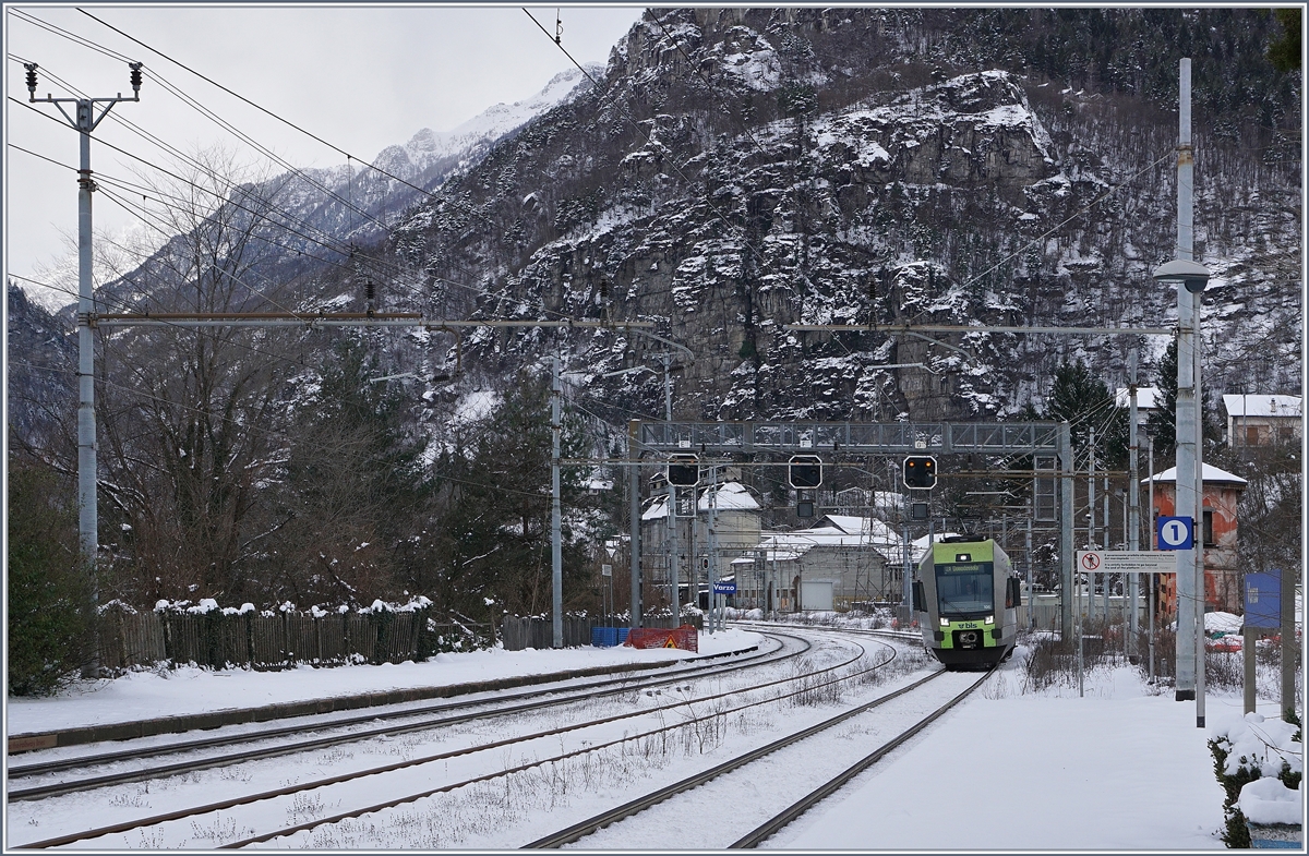 The BLS RABe 535 106  Lötschberger  is arriving at Varzo. 14.01.2017