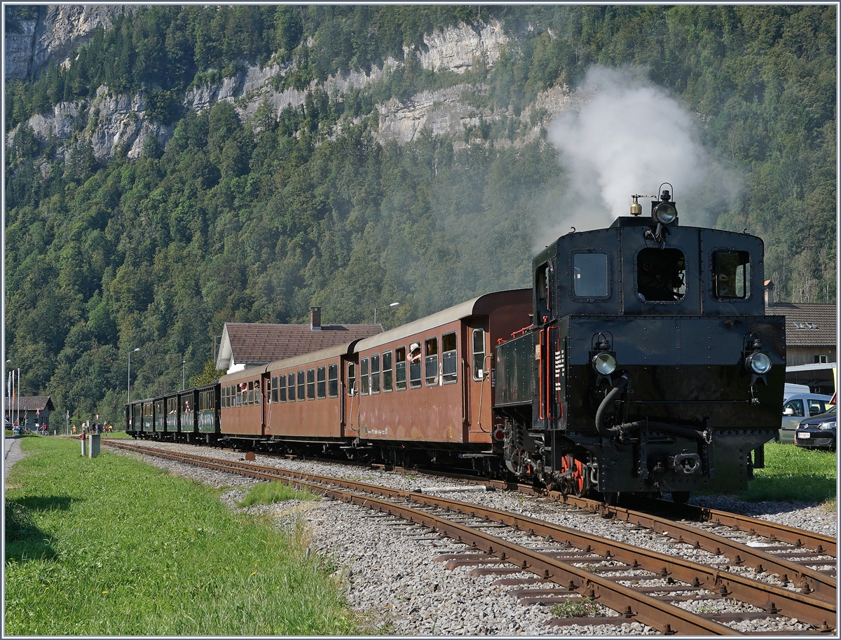 The BWB Uh 102 wiht his museumtrain in Schwarzenberg Station.
10.09.2016