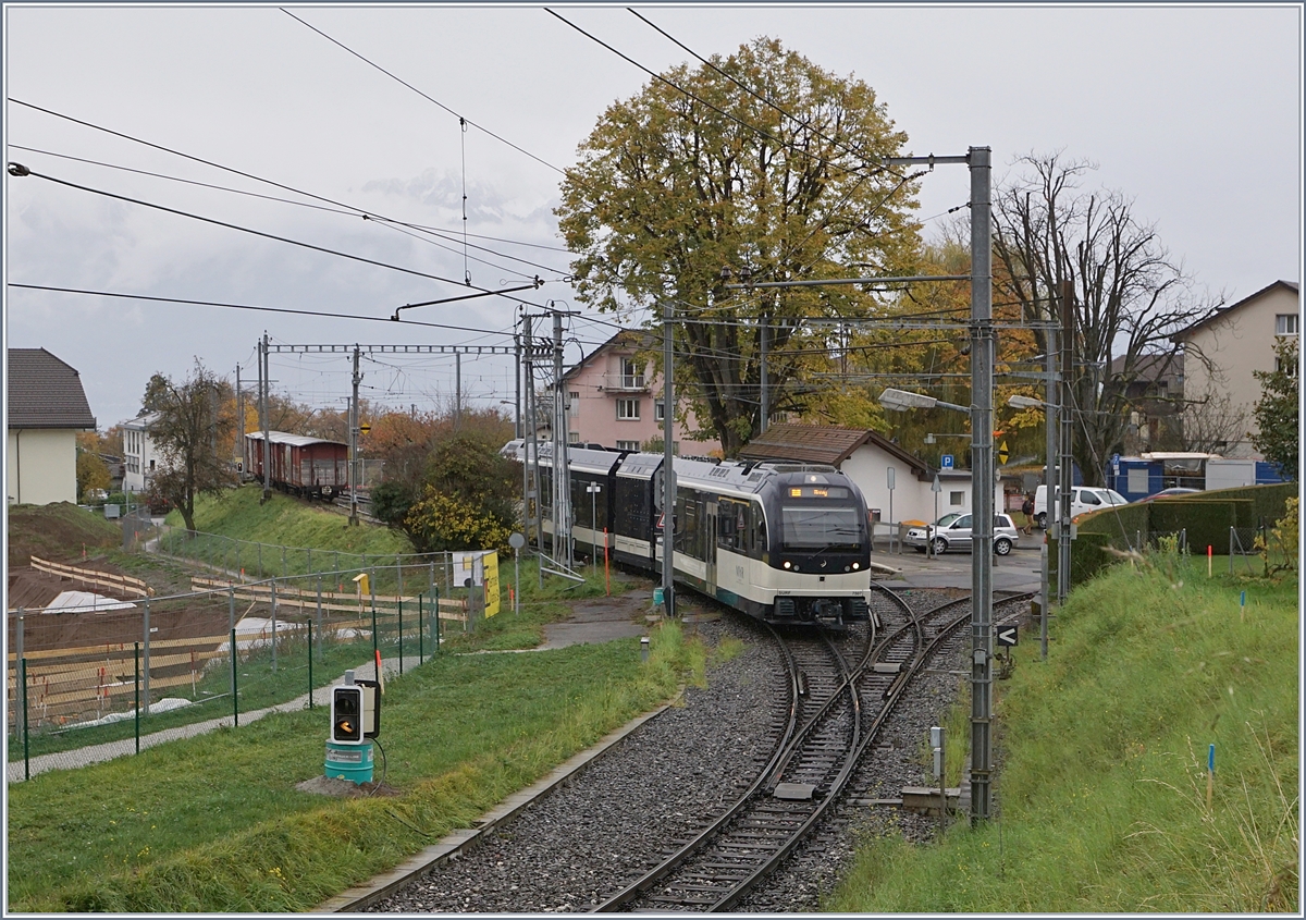 The CEV ABeh 2/6 7507 is leaving arriving at St-Légier Gare.
11.11.2017