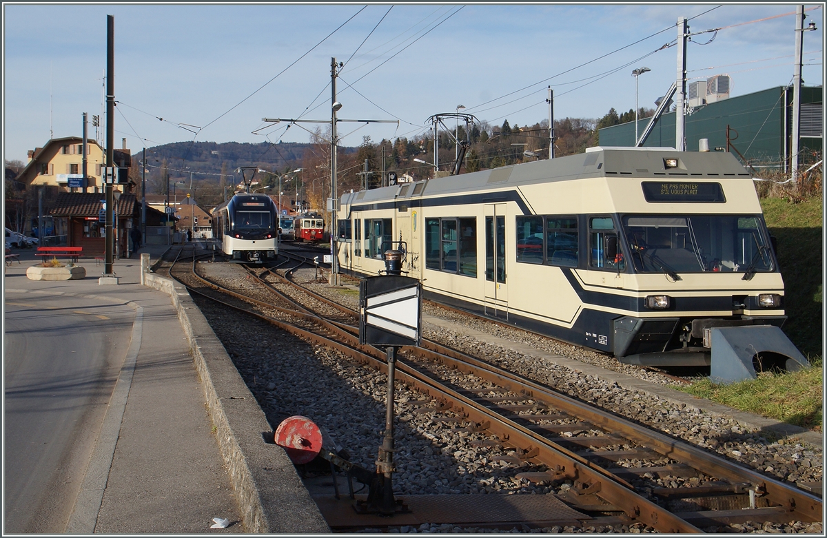The CEV GTW Be 2/6 makes a break in Blonay.
11.12.2015