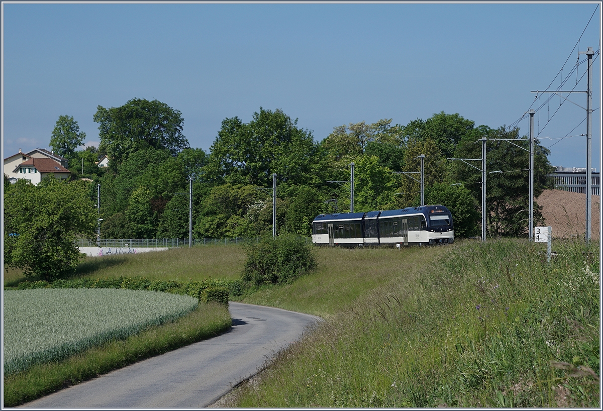 The CEV MVR GTW ABeh 2/6 7505 on the way to Les Pleiades near Chateau d'Hauteville. 20.05.2018