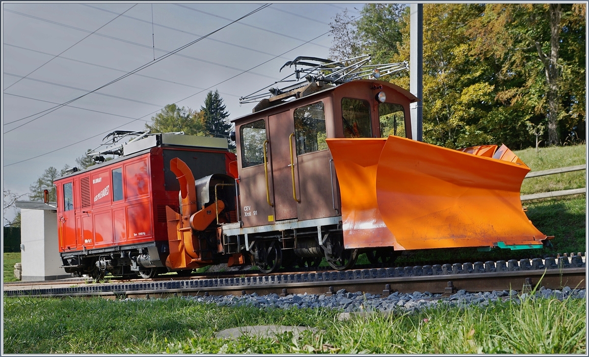 The CEV Xrot 91 and HGe 2/2 N° 1 in Fayaux.
16.10.2016