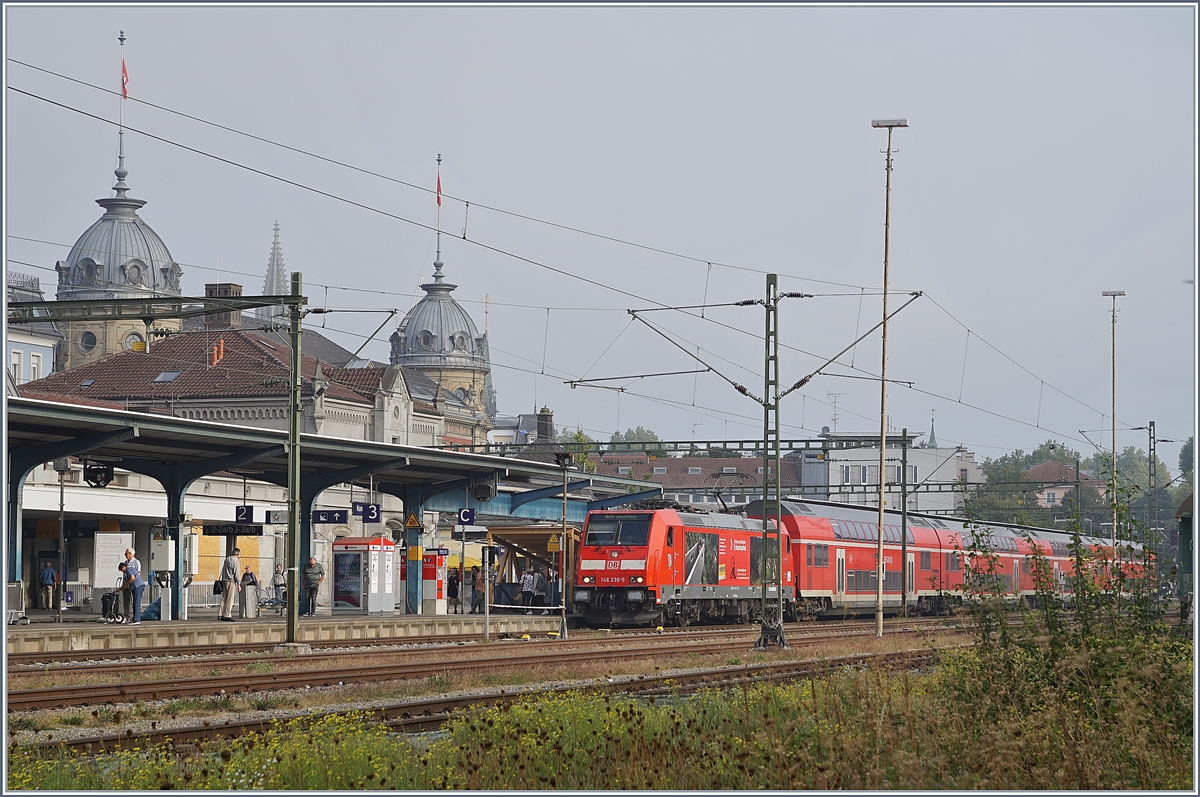 The DB 146 236-5 with his RE from Karlsruhe in Konstanz.
20.09.2018