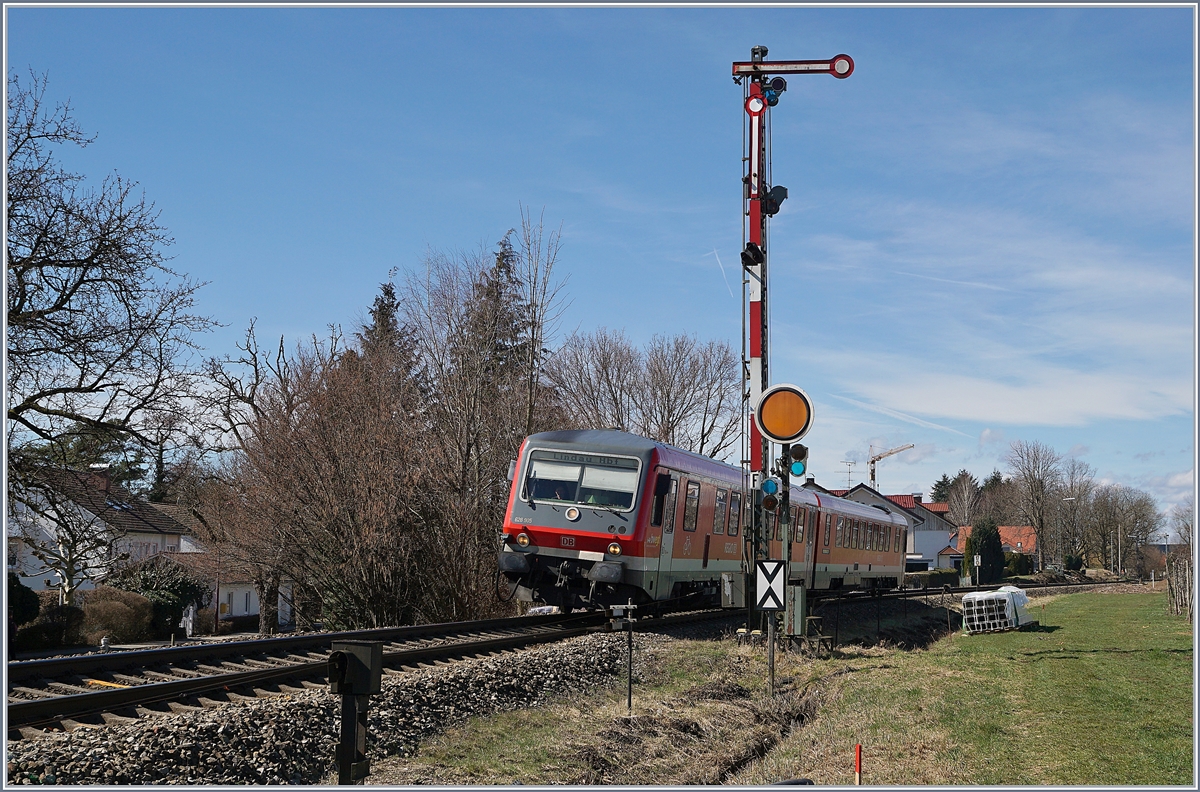 The DB 628 905 on the way to Lindau by Nonnenhorn.

16.03.2019