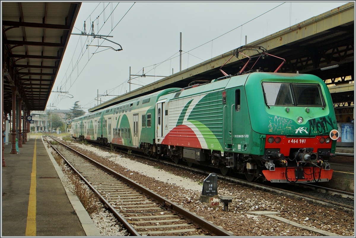 The FRE E 464 891 in Modena. 
20. 09.2014