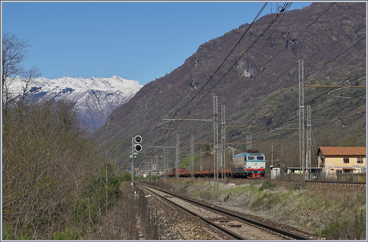 The FS Trenitalia E 652.075 wiht a Cargo train by Premosselo.

08.04.2019