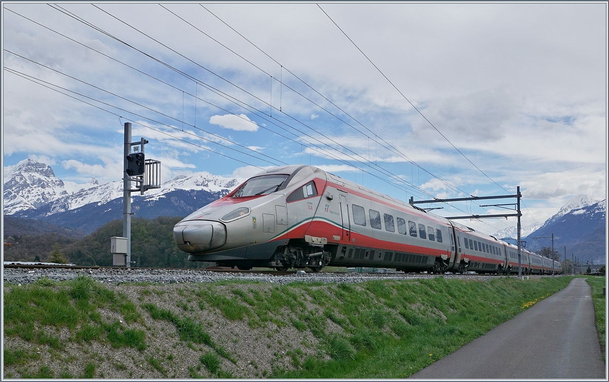 The FS Trenitalia ETR 610 012 on the way to Geneva near Aigle. 
12.04.2018