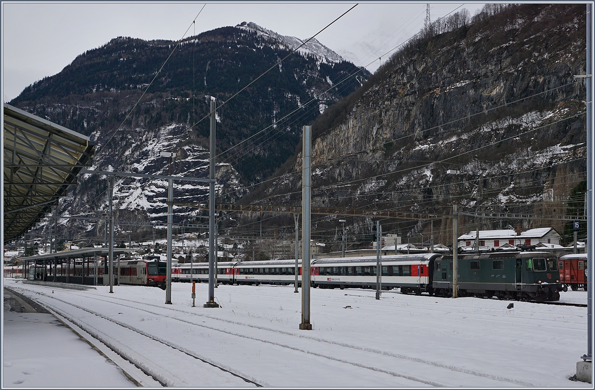 The last green SBB (P) Re 4/4 II 11161 in St Maurice.
11.12.2017