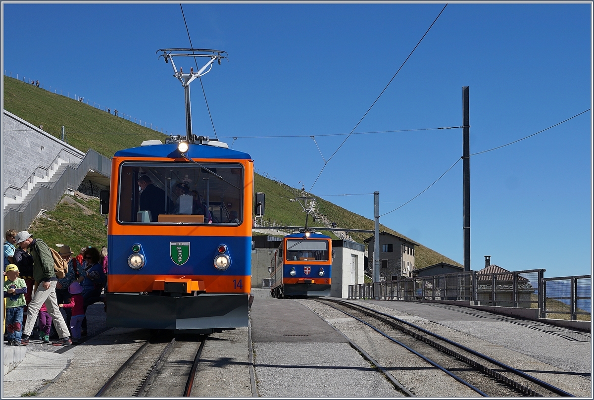 The MG Bhe 4/8 14 and 12 on the summit Station Generoso Vetta.
27.09.2018