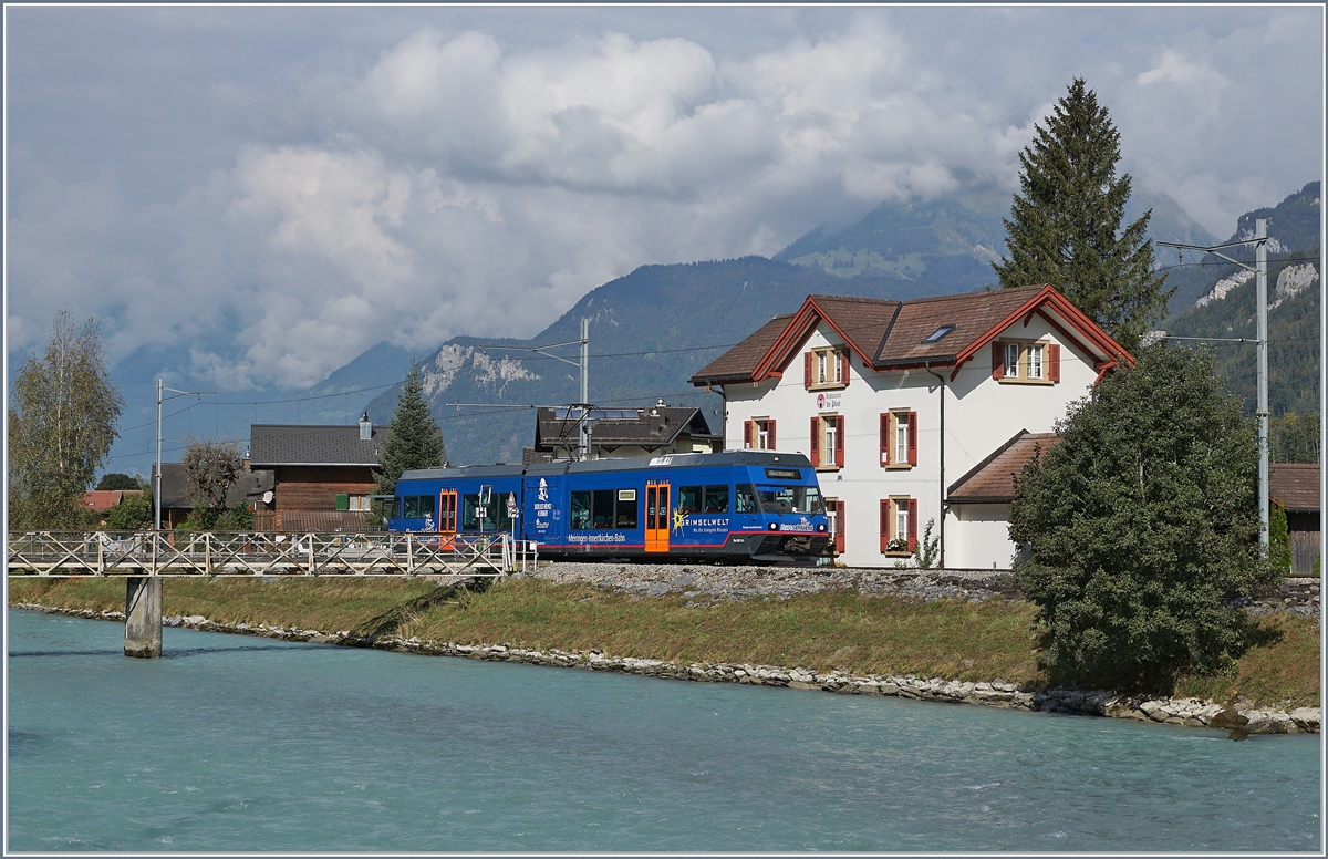 The MIB GTW Be 2/6 13 (ex CEV MVR Be 2/6 7004 Montreux) by the stop Aareschlucht West on the way to Innertkirchen. 

22. Sept. 2020
