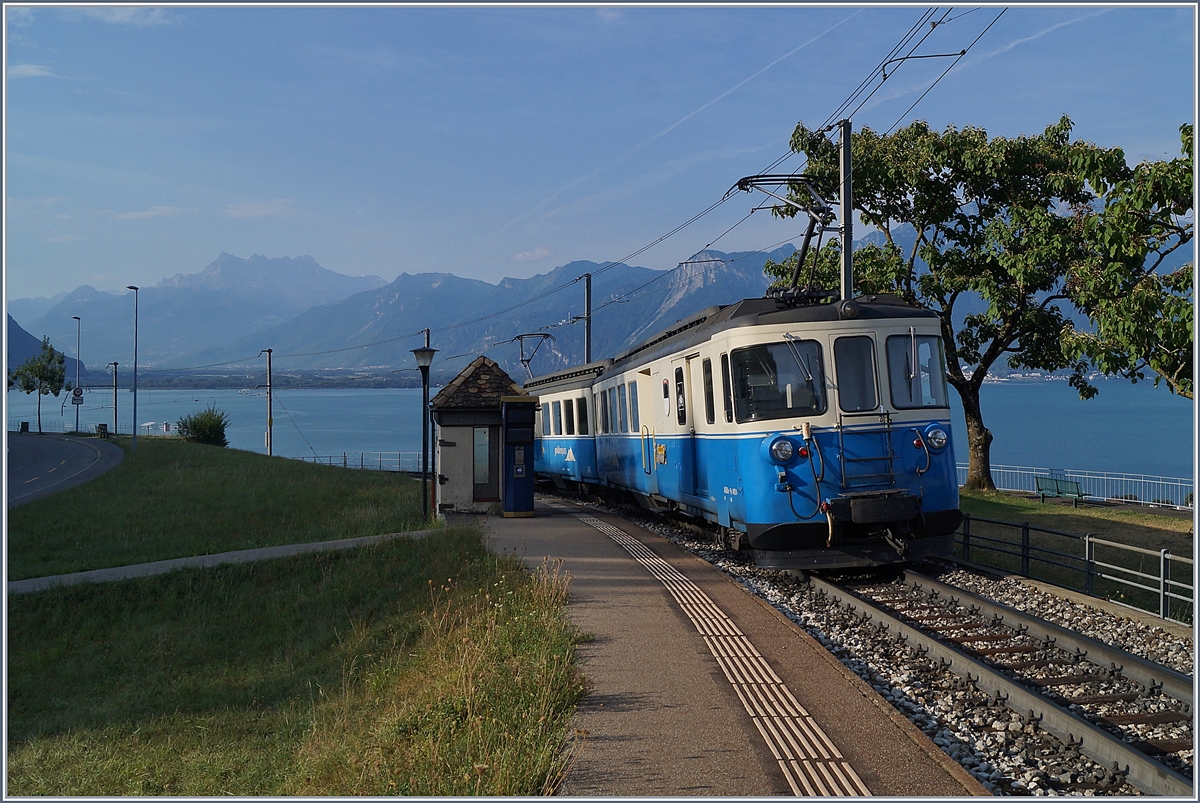 The MOB ABDe 8/8 4004 FRIBOURG on the way to Montreux in Chatelard VD.
08.08.2018
   