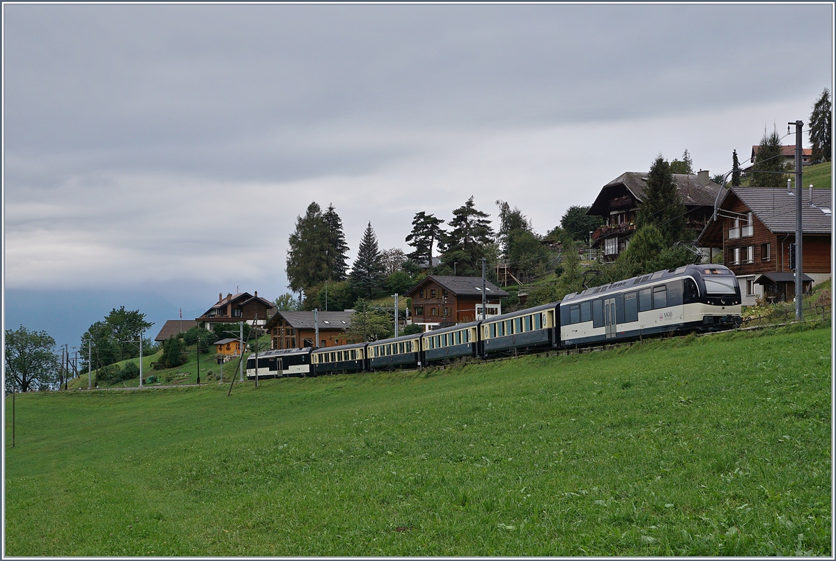 The MOB Belle Epoque Service from Zweisimmen to Montreux near Les Avants.
30.08.2018