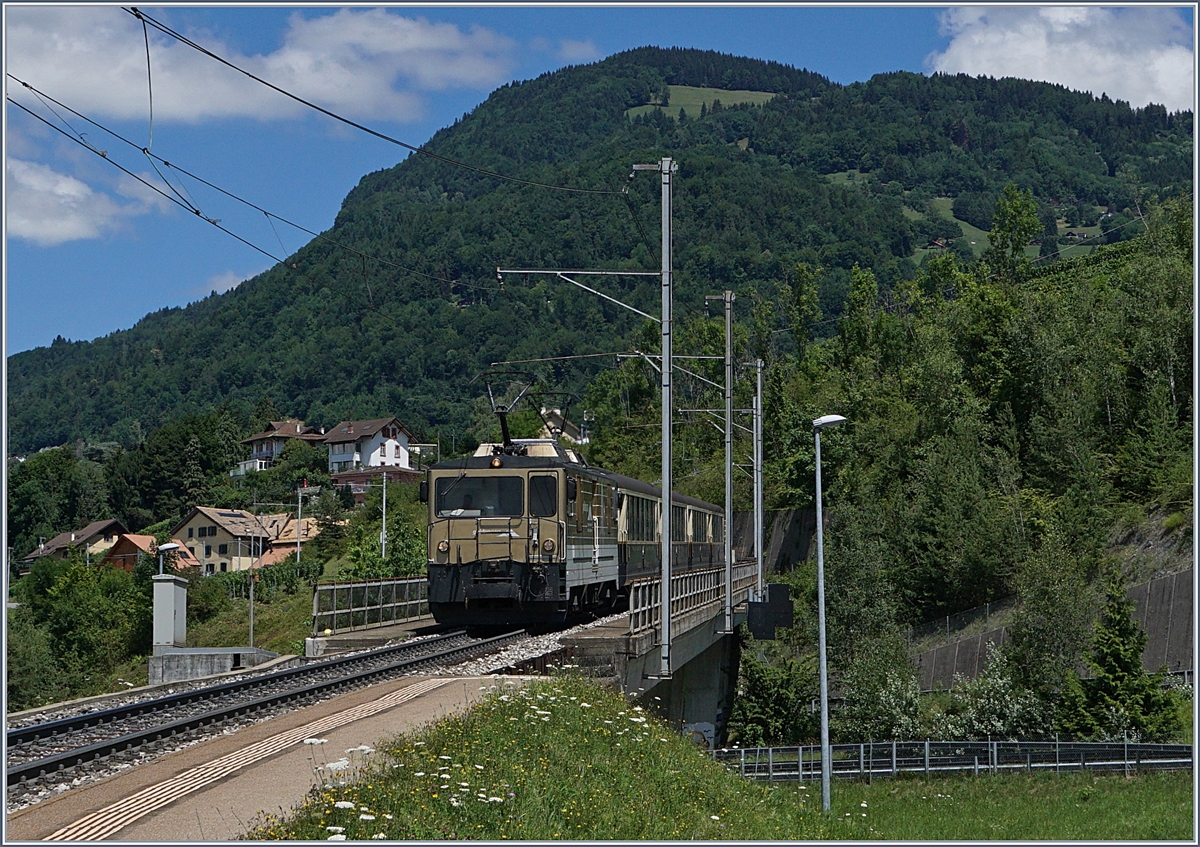 The MOB GDe 4/4 6005 wiht his MOB Belle Epoque Train near Châtelard VD.
30.06.2017