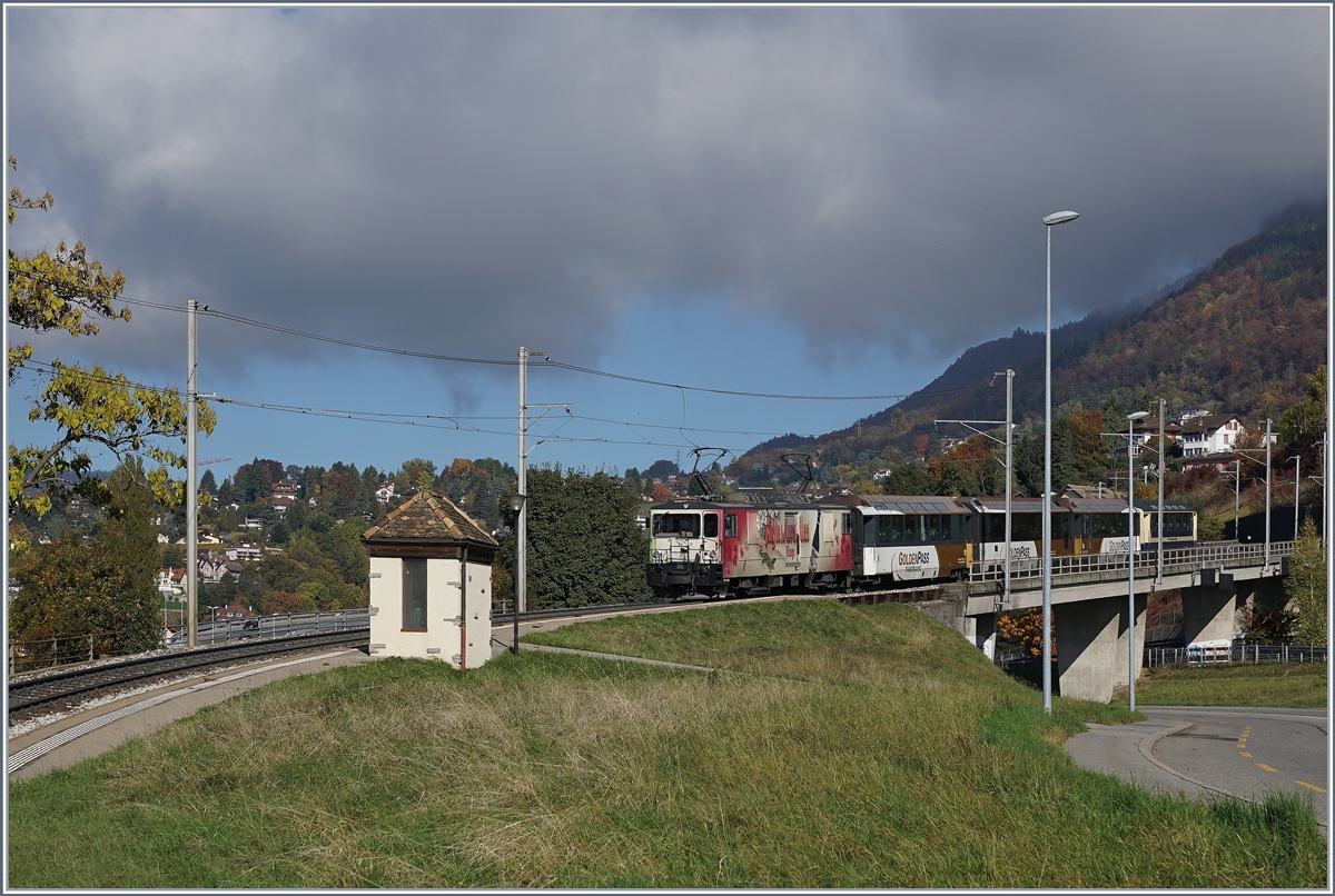 The MOB GDe 4/4 6005 with at Panoramic Express by Châtelard VD.
27.10.2016