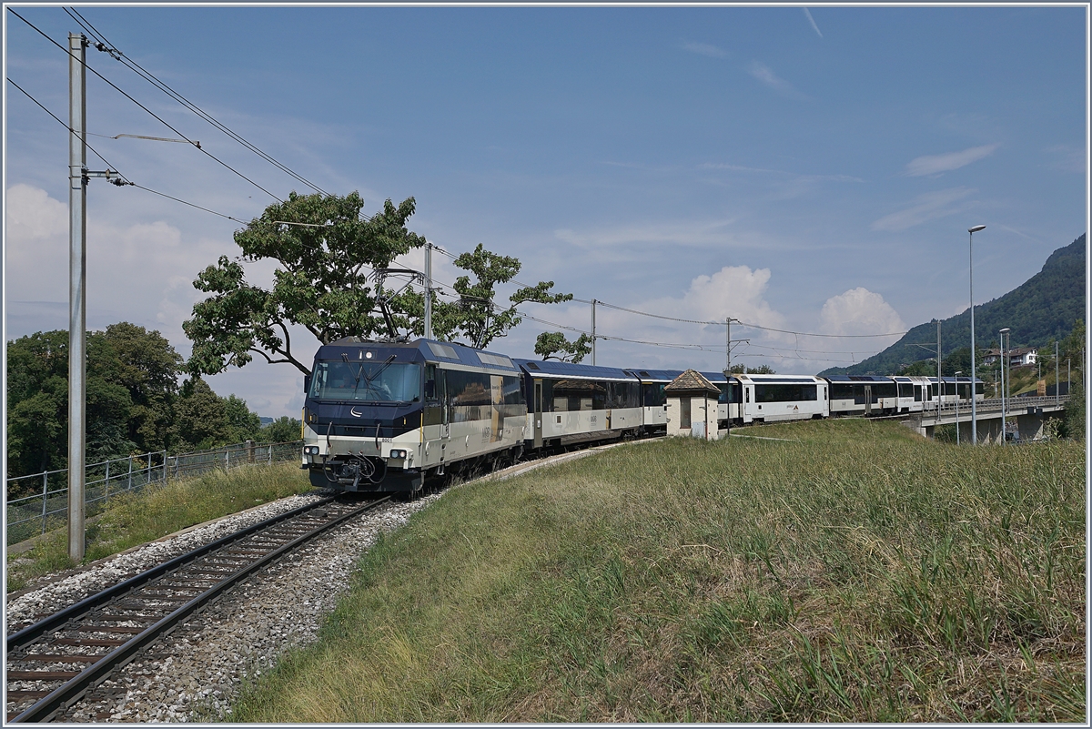 The MOB Ge 4/4 8004 with a Panoramic Express by Châtelard VD.
08.08.2018