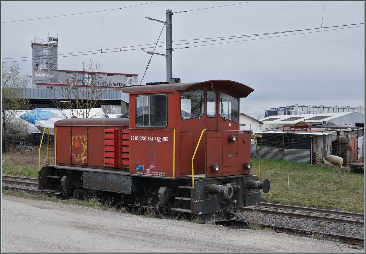 The narrow-gauge BAM MBC increasingly has standard-gauge vehicles, in addition to the Re 4/4 II 506, two Te 212 and a Tem III, now also this Tm 232 134 (98 85 5232 134-7 CH-MBC), which is needed for shunting tasks in the gravel works in Gland becomes. March 4, 2024