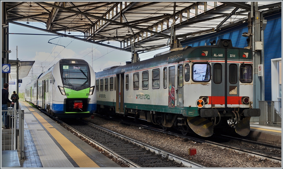 The new Trenord ATR 803 in Parma. This Stadler trains will be remplacement the Diesel multiple units Aln 668 on the Brescia line. 

16.04.2023