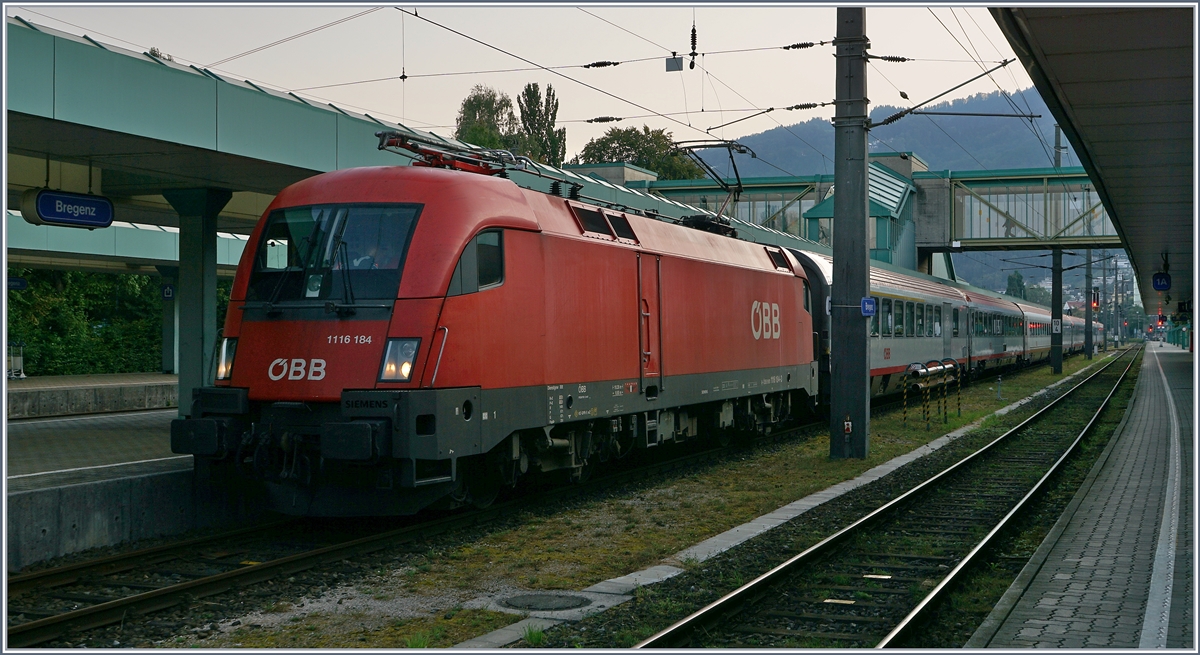 The ÖBB 1116 184 with an IC to Vienna in Bregenz.
10.09.2016