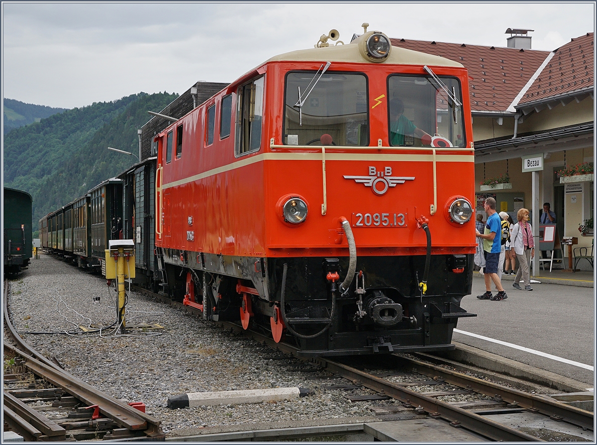 The ÖBB 2095.13 by the BWB in Bezau.
09.7.2017