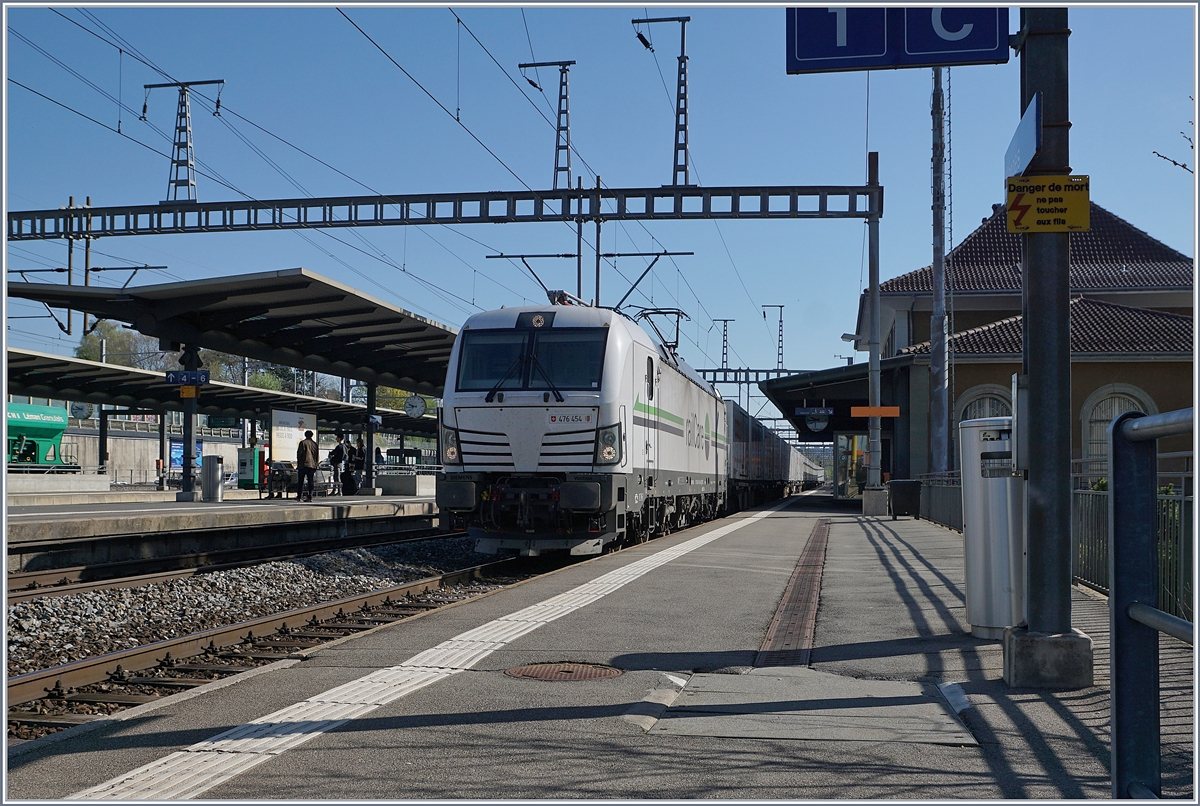 The Rail Care Rem 476 454 (UIC 91 85 4476 454-4 CH-RLC) in Morges SBB.
19. 04.2018