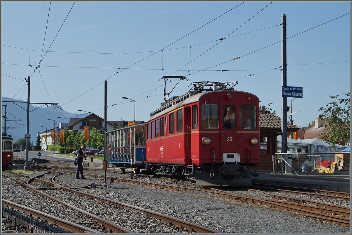 The RhB ABe 4/4 N° 35 by the B-C in Blonay.
09.06.2014